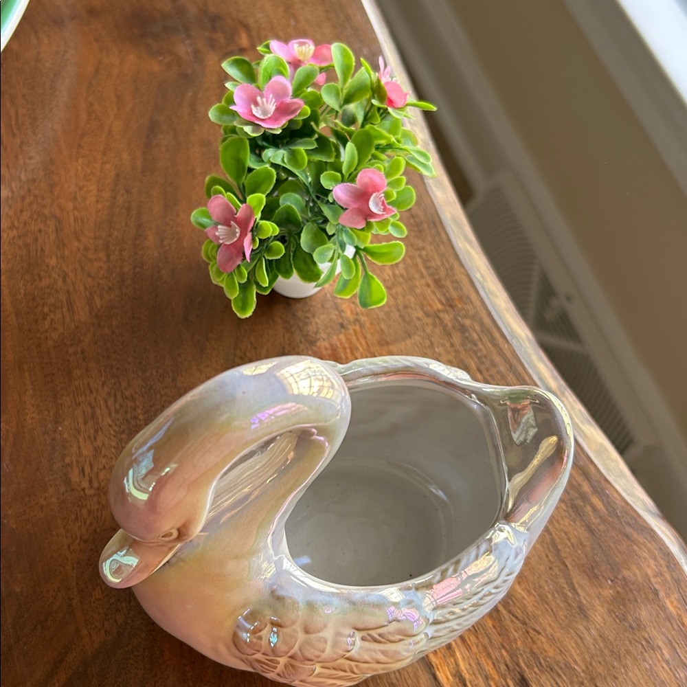 Ceramic Swan - Picture 3 of 11